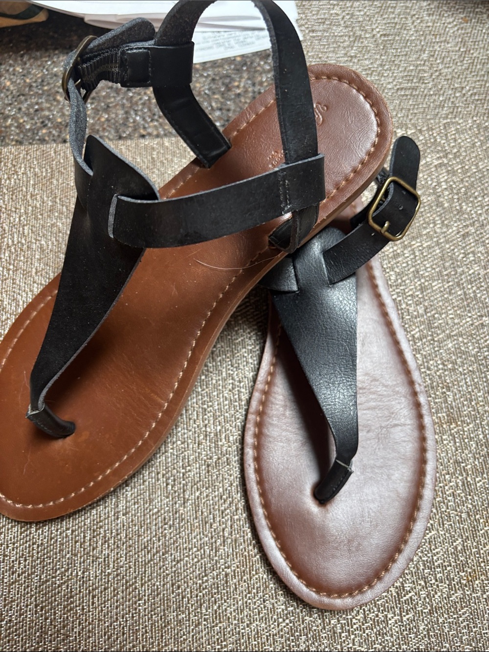 Universal Thread Black T-Strap Sandals with Brown Footbed - Picture 2 of 4